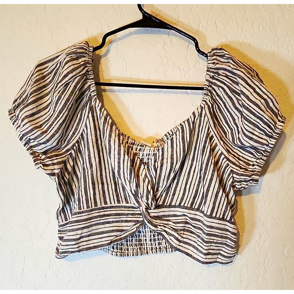 Aéropostale Black/White Striped Smocked Cropped Square Neck Puff Top L